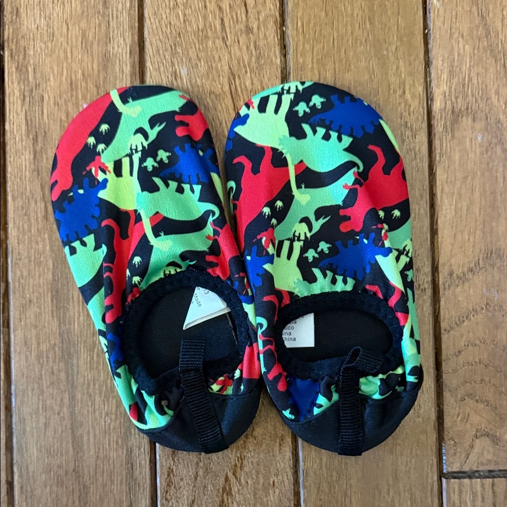 Toddler Boy Size 5-6 Dinosaur Colorful Water Shoes